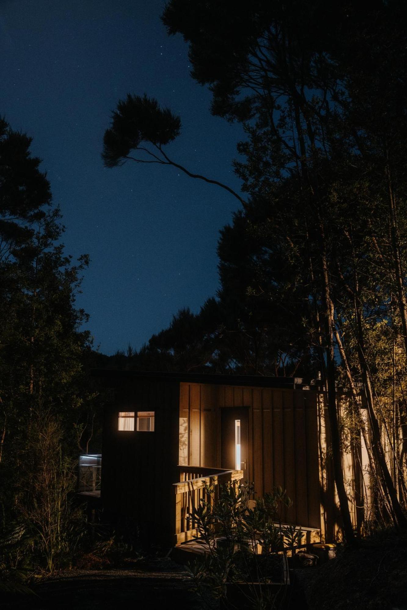 Treetop Tranquility At Rekindle Tree Houses Opua Ngoại thất bức ảnh